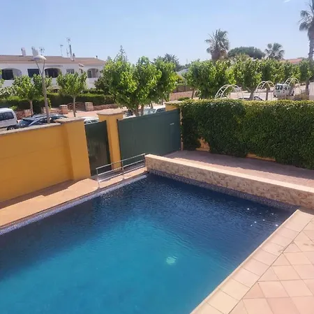 Hotel Casa Familiar Con Piscina, Cerca De La Playa 4*