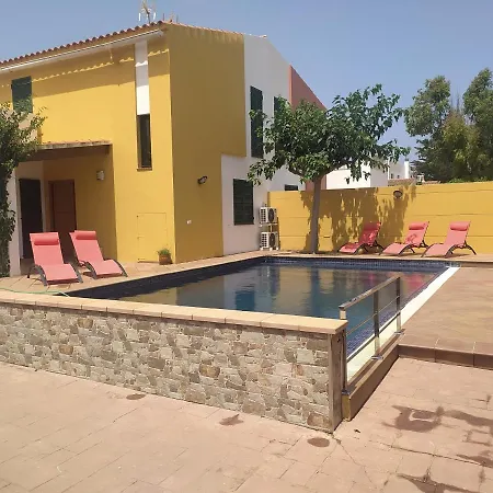 Casa Familiar Con Piscina, Cerca De La Playa *