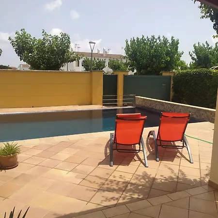 Hotel Casa Familiar Con Piscina, Cerca De La Playa