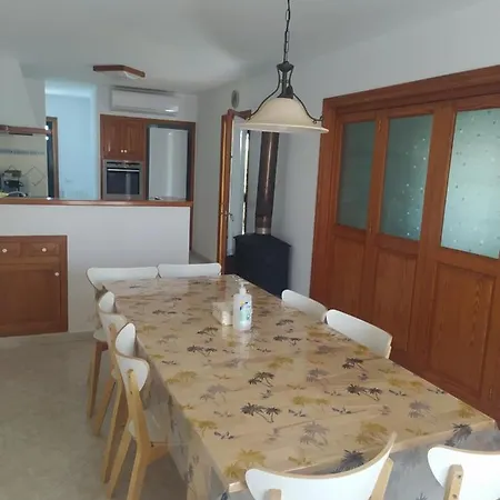 Casa Familiar Con Piscina, Cerca De La Playa 4*