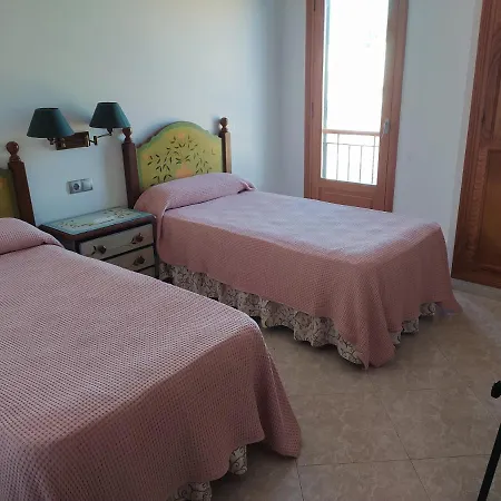 Szálloda Casa Familiar Con Piscina, Cerca De La Playa