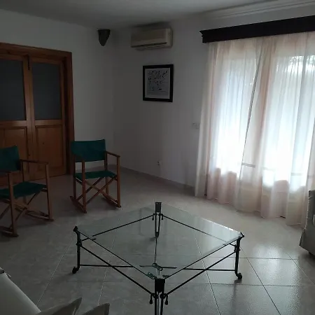 Szálloda Casa Familiar Con Piscina, Cerca De La Playa Ciutadella